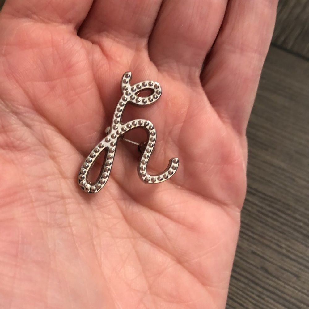 Vintage Lower Case Cursive “h” Initial Pin Silvertone - Picture 10 of 12
